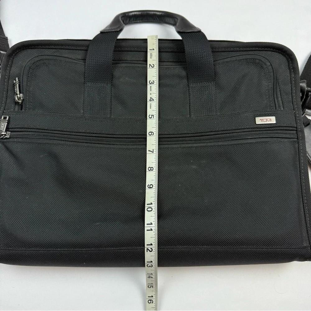 Tumi Business Travel Briefcase Shoulder Bag Black Nylon 2 Way Laptop Case