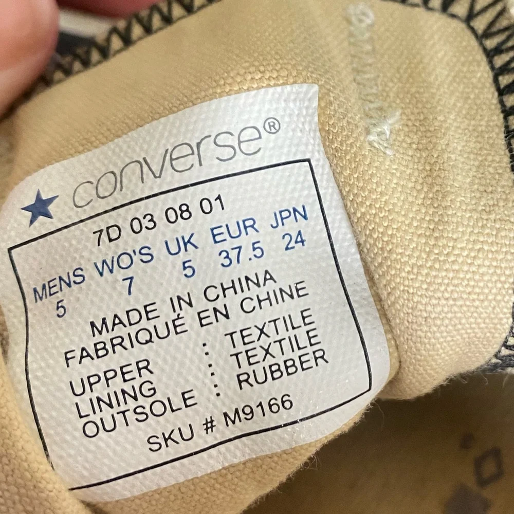 Vintage 2003! Converse Adult Unisex Chuck Taylor All Star Men’s Size 5 Low Tops