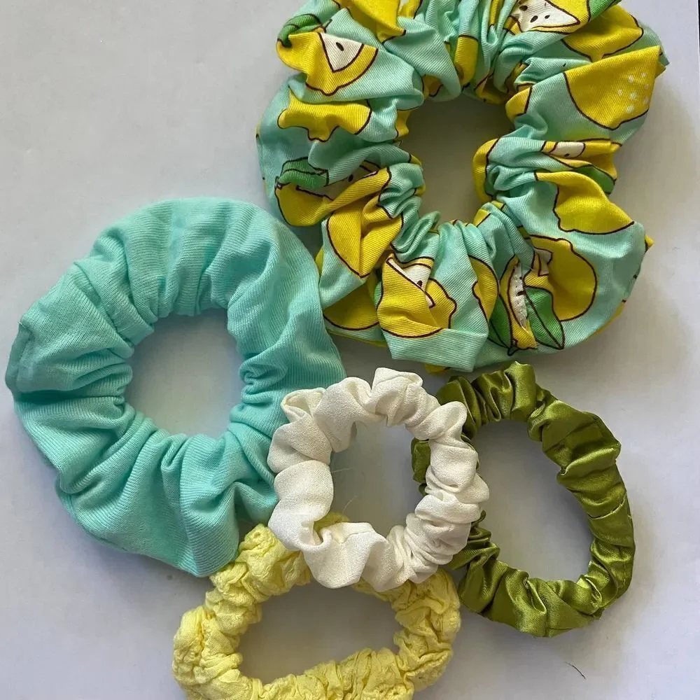 𝅺Set of 5 Scrunchies - Lemons