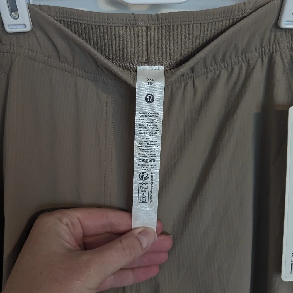 NWT Lululemon Dance Studio HR Flares sz XXS