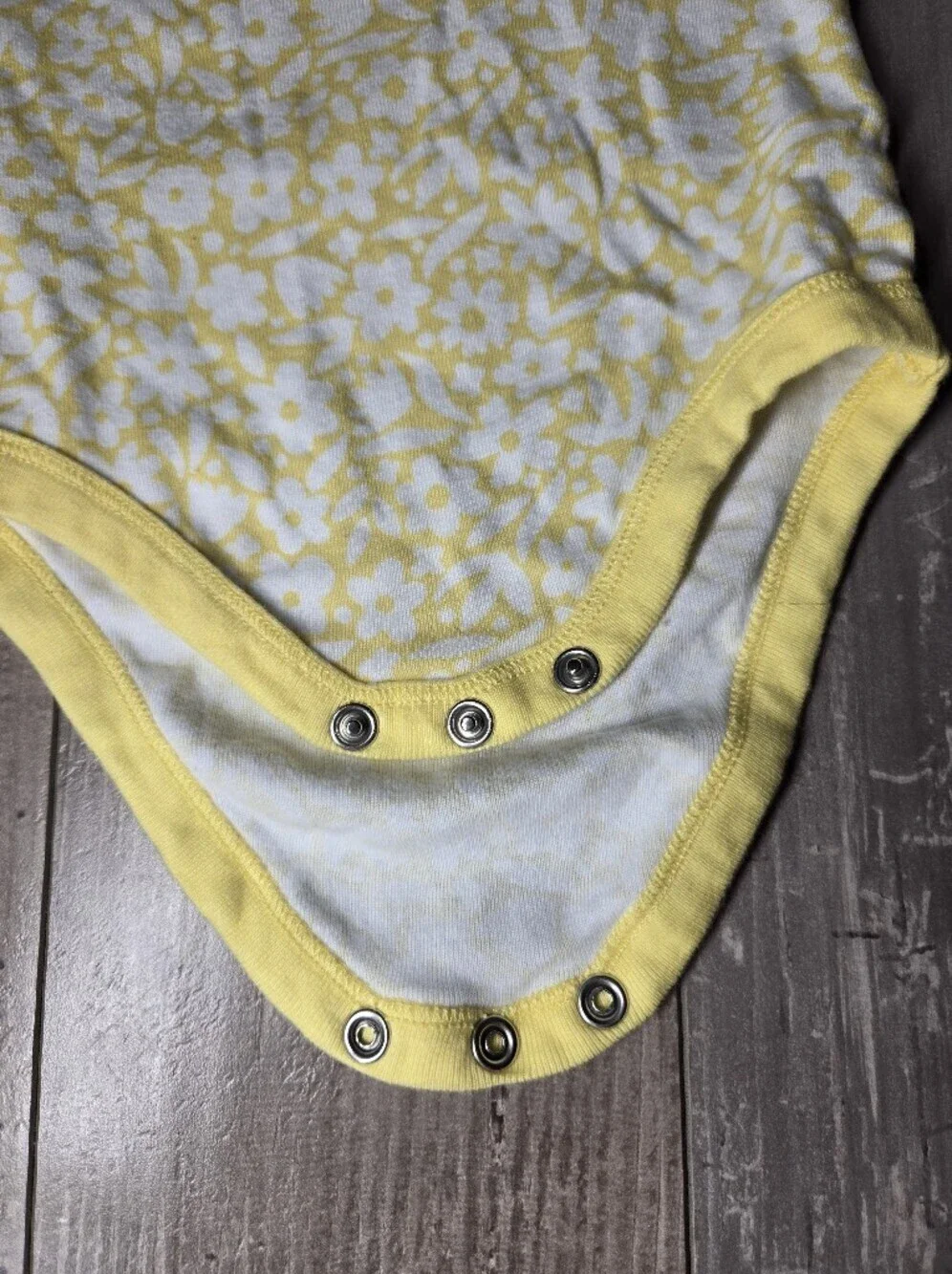 Wonder Nation Yellow Floral Long-Sleeve Baby Girl One-Piece Bodysuit Size 0-3m