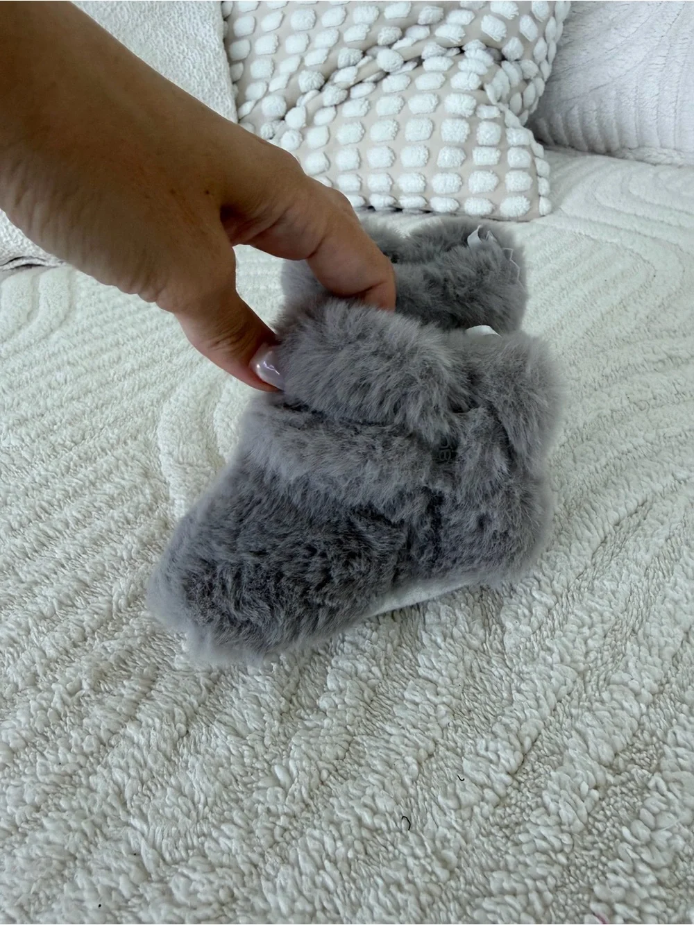 Plush Faux Fur BABY Slippers / boots - Gray- NEW (0-6M)