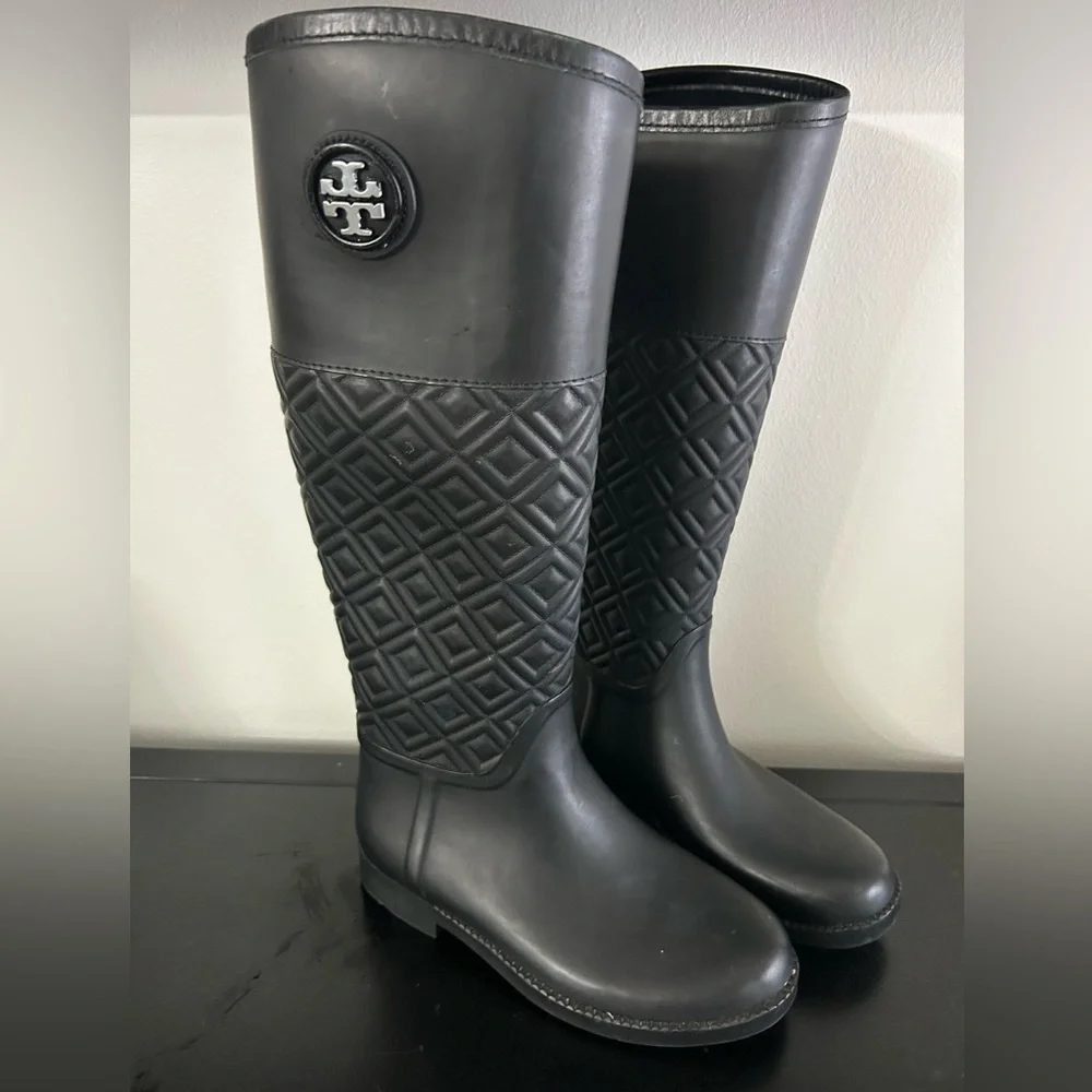 Tory Burch Marion Quilted Rubber Rain Boots – Black – Women’s Size 5