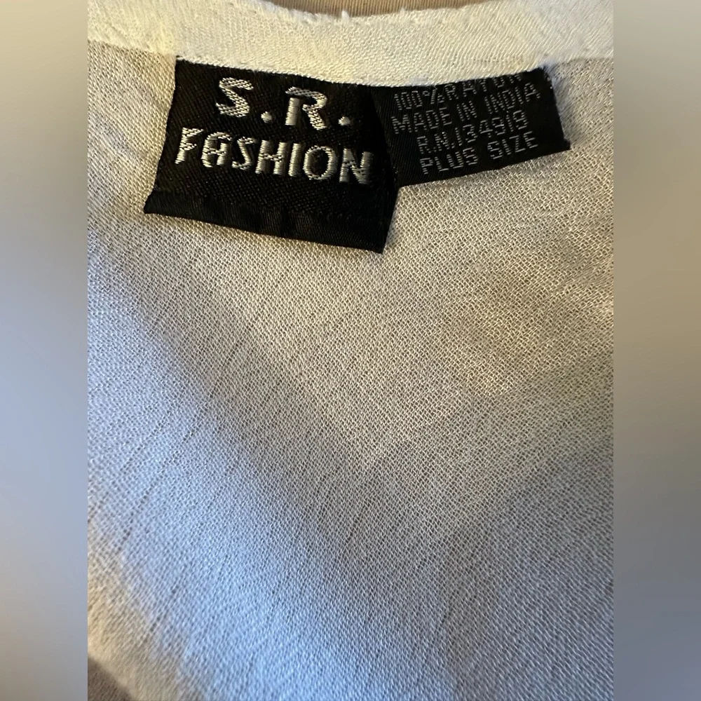 S.R. Fashion fashions white