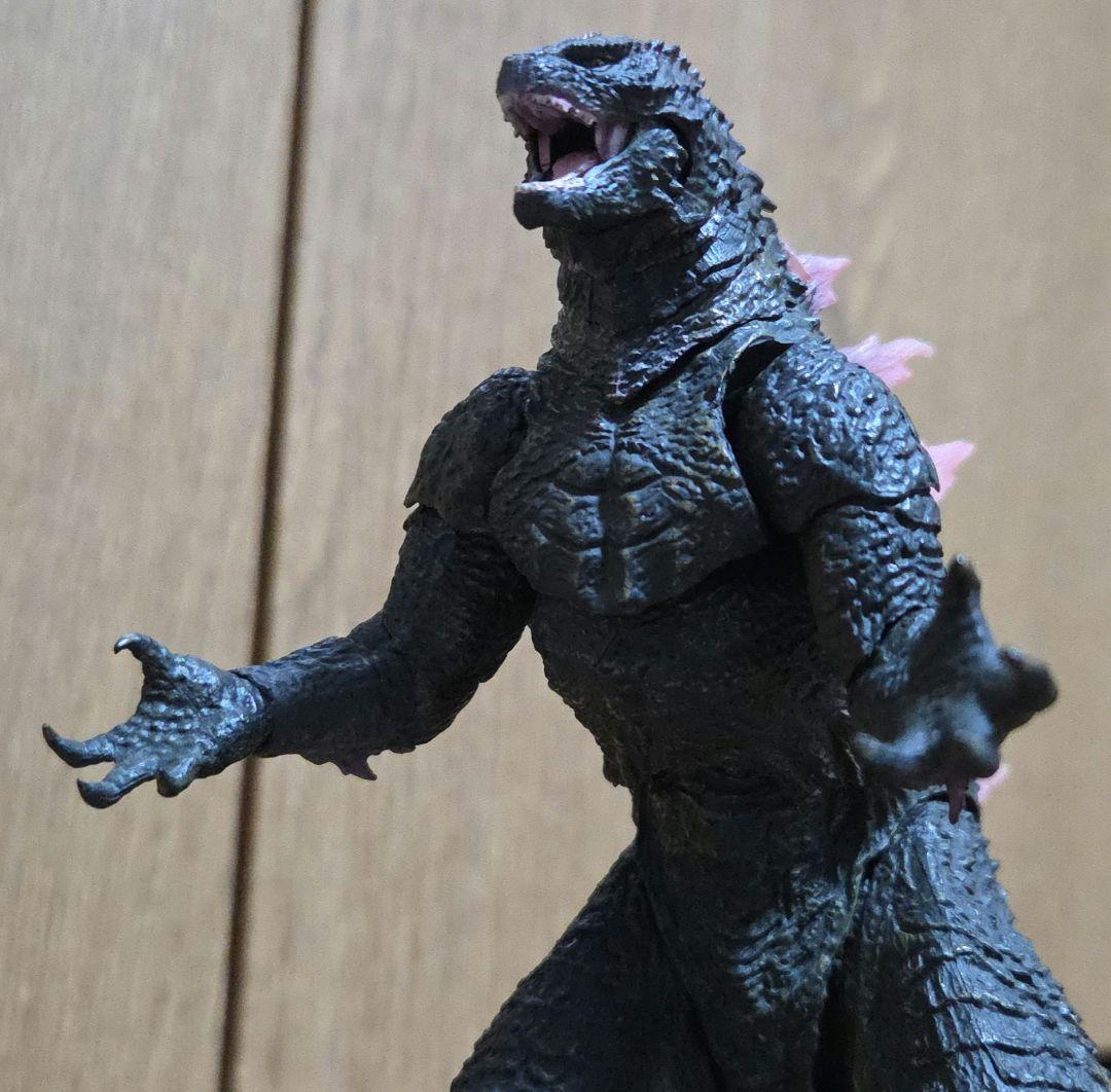 No price reduction. *Must read the junk item description. MonsterArts Godzilla Evolve Kong