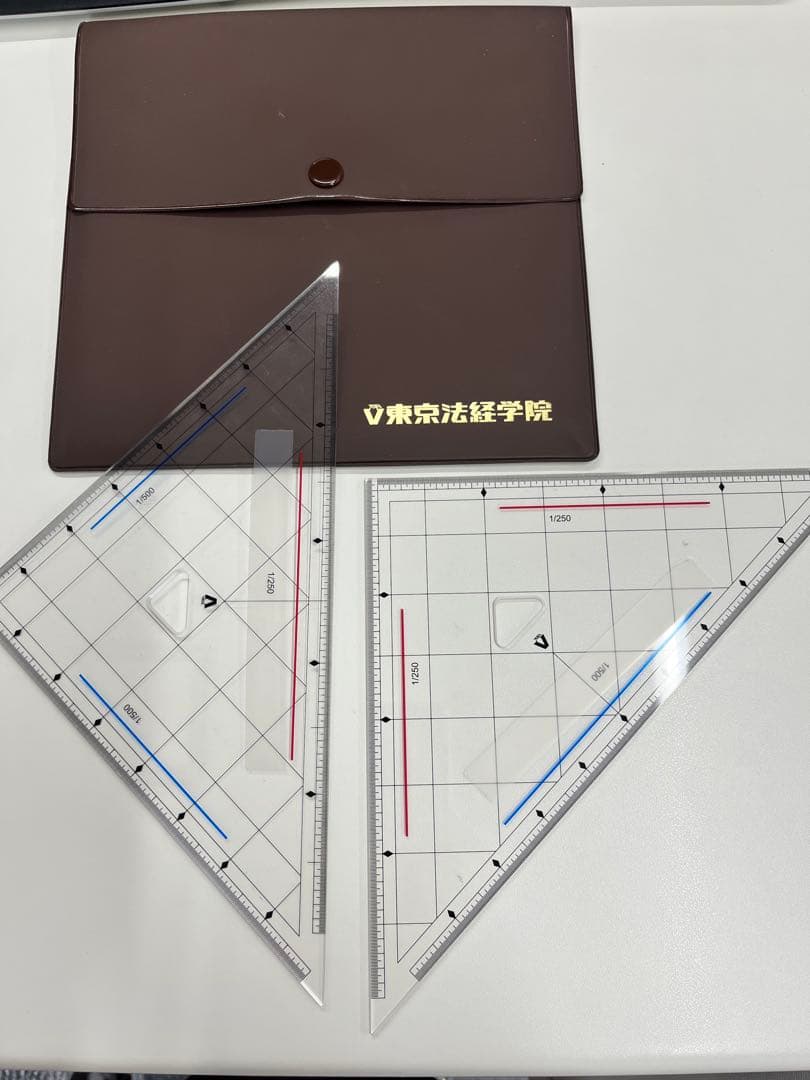 Tokyo Hokei Gakuin Triangle Ruler Set of 2 with Case